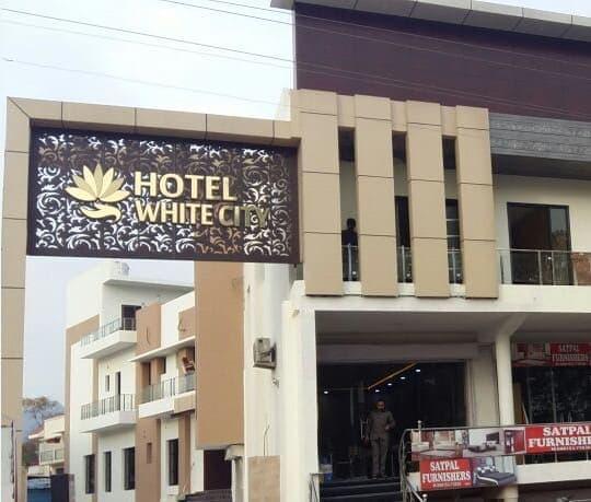 Anandpur  Oyo 30415 Hotel White City المظهر الخارجي الصورة